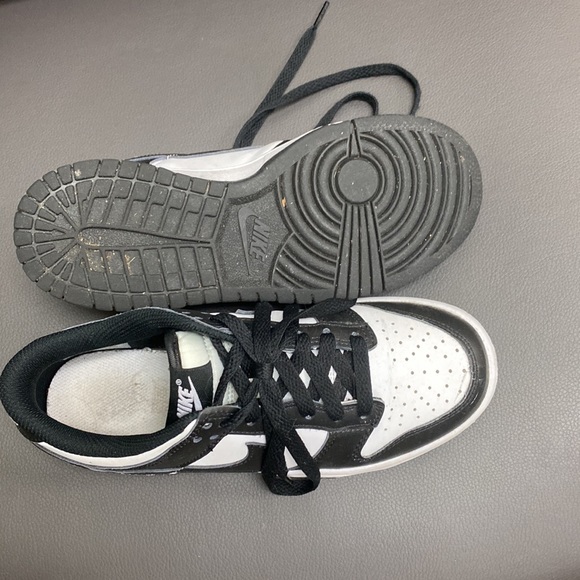 Nike Panda Dunks size 4.5 like new condition - Picture 3 of 3